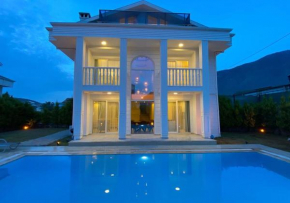 White House Villa